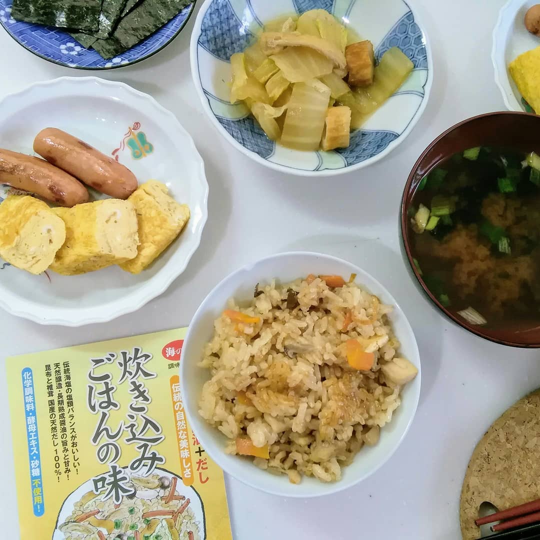 口コミ投稿：我が家の食卓によく登場する炊き込みご飯🍚そのとき冷蔵庫にあるいろんな食材を入れて…