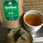 日本茶製法★オーガニック生葉ルイボスティー。今回は、大きめの三角パックでたっぷりと、出来たての香りそのままを楽しめました。香りも味もまろやかで、いくらでも飲めそうな、魔法のルイボスティーです。…のInstagram画像