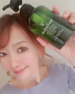ハーバルリーフ　オーガニックシャンプー　🌿赤ちゃんも使える、天然由来成分をベースに作られたシャンプーなので肌にとっても優しいのが特徴💓公式限定価格💴2400(税込)通常価格💴4000…のInstagram画像