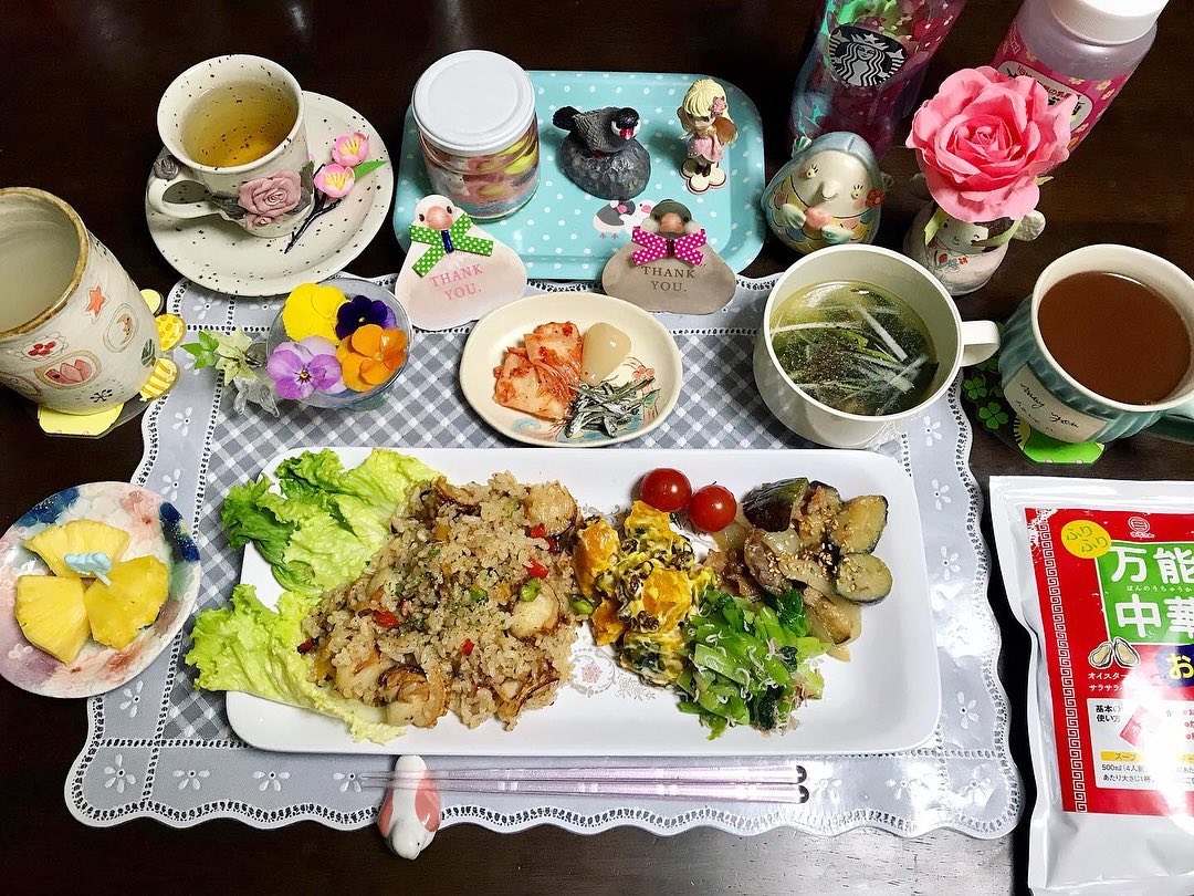 口コミ投稿：本日の#お家ご飯記録 🧸🥨朝は#発芽玄米おにぎり 、夜は#まるさん #ふりふり万能中華パ…