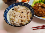 ごはんだいすき🍚😋パン派だったけれど、最近お米が好きです🥰こどもが麦ごはんが好きなので、良くするのだけど昨日は、北海道玄米雑穀をいただいてみました😋12種類の原料すべて、大地の恵み…のInstagram画像