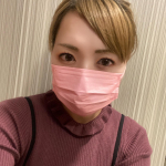 ⭐️艶色マスク⭐️スパンレース不織布カラーマスク@isdg_japan 様より今回はピンクカラーとベージュカラーを試させていただきました！デザインは不織布マスクでありながらキラキラ…のInstagram画像