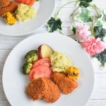 *夜ごはん何にしようか考えてたらリトルくんがこれ食べたいーっ！と言ったので揚げ物プレート♪子どもって揚げ物好きよねーっ！家で揚げ物作らないから有り難かった♡♡こ…のInstagram画像