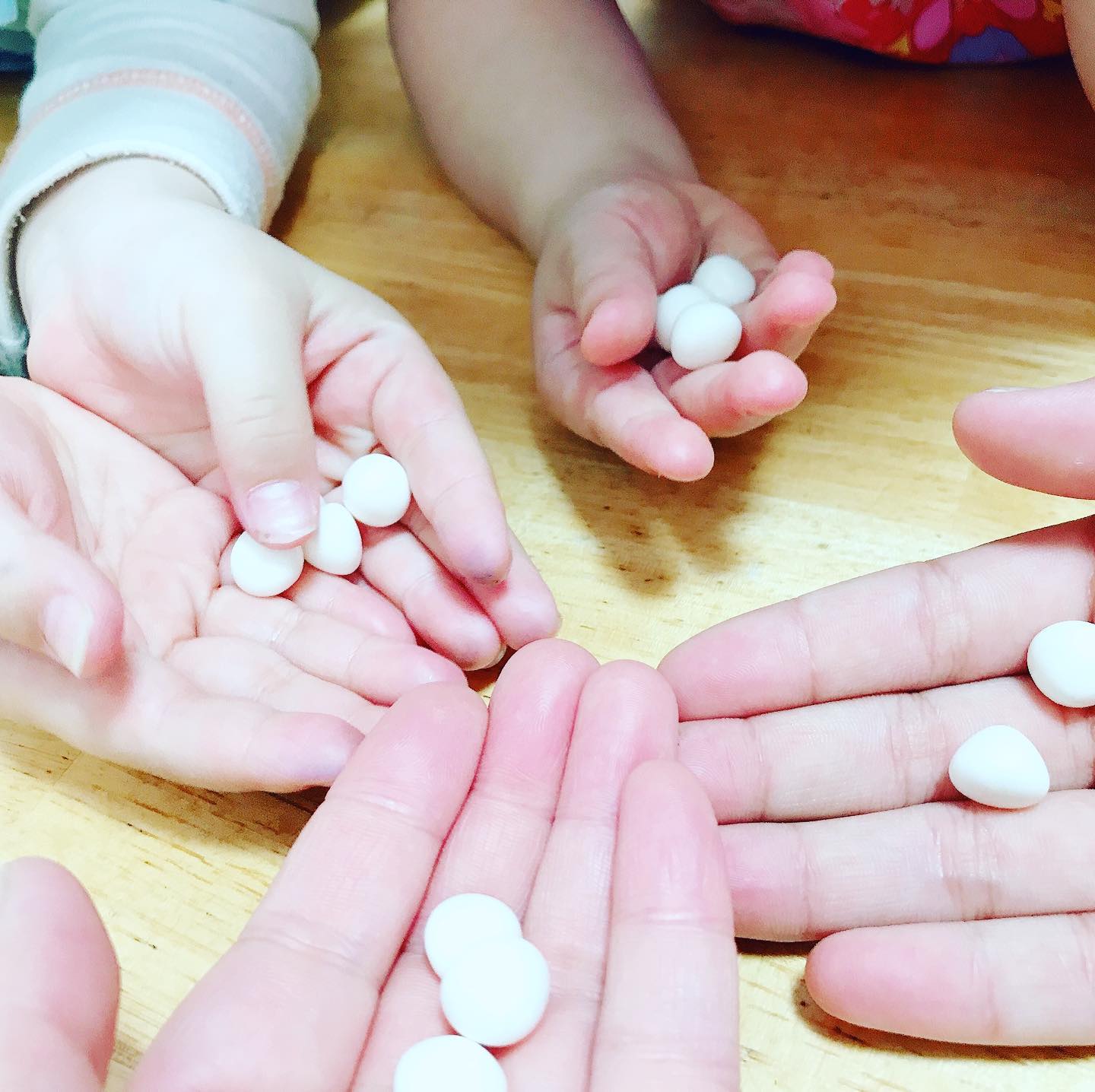 口コミ投稿：子ども向け成長サポートグッズを販売している有限会社ルーティ様のカルシウムグミで…