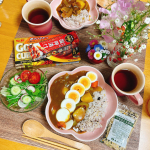 今日の晩ごはんは#カレー 🍛今日のカレーは久しぶりに普通のカレー🍛ご飯は🍚北海道玄米雑穀 ☺️カレーにめっちゃ合う！美味しい😊😊ともはバイト。あゆは塾バイトが春休みで少しはやくスタート…のInstagram画像