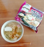 【お水がいらない 京風だしのおうどん】素材や製法にこだわったおだしが自慢の、だし、麺、具が一つになった京風だしの冷凍おうどん♥こちら何がすごいかって、お鍋に入れて温めるだけで食べれるんです🎉💯…のInstagram画像