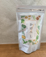 健康コーポレーションさんのかけべじ毎日の食事にかけるだけ、まぜるだけの簡単野菜ご飯やお豆腐にかけたり、卵焼きやサラダにまぜるだけで手軽に野菜を摂れる「かけべじ」野菜たっぷりの料理を…のInstagram画像