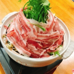 今日は肉鍋💕暖かくなってきたけど、そんなの関係ない❤️いつでもお鍋大好きです😍#母の日 #野菜をMOTTO #野菜をもっと #スープ #レンジ #カップスープ #モンマルシェ #簡単 #野…のInstagram画像