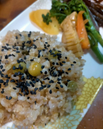 筍とつわと、わらびが手に入ったので♡半日かけてアク抜きをしたり下処理をしたりして食卓にも春が訪れました。こんなに手間暇をかけて作品にしても（もう作品感覚😅）あっという間に食べてしまうので、寂し…のInstagram画像