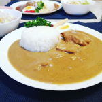 (*´`)”なんにでも合うカレー”で、人気の﻿五島のタイでだしを取ったカレーシリーズのプレミアムな高級カレーを食べてみました！﻿﻿もうね・・・本当にリッチ。﻿おうちに居ることが増えて、…のInstagram画像