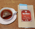 オーガニックのルイボスティー🙆🍵最高級の茶葉を使用していて、それが味にも感じられました。しっかりしたルイボスティー！っていう感じ。風味や良い意味での濃さがあります。ホッと落ち着けました😊…のInstagram画像