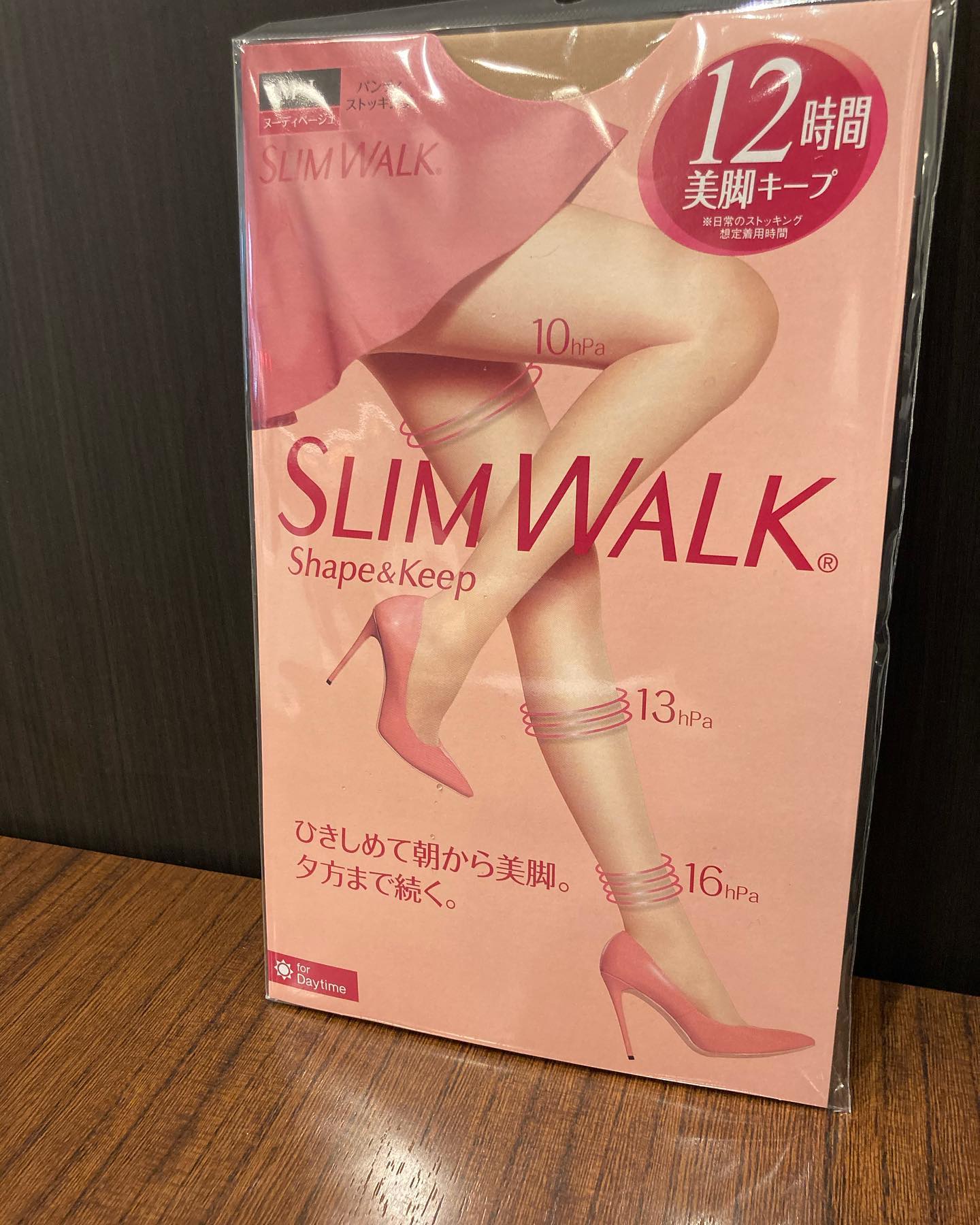 口コミ投稿：スリムウォークの着圧ストッキングで1日中スッキリ美脚破れにくくてのびも良いので、…