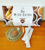 『Dr.味噌汁』医師と共同開発したダイエット味噌汁。 楽に続けられるよう、満腹成分「サイリウムハスク」が入っているほか、燃焼成分の「黒生姜」、アメリカでは肥満治療にも使われているダ…のInstagram画像