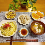 🍚🥢😋おうちごはん①②かけべじふりかけチャーハン③かけべじふりかけカレー＆ハヤシ④⑤かけべじ入りたまご焼き⑥⑦⑧かけべじ3種の北海道野菜🥔🧅🌽をフライして10種…のInstagram画像
