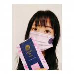 不織布の血色マスクを買ったら、紺色×ピンクの色合いにピッタリだった🐻💕まだ寒くて、部屋ではモコモコ着てるけど💦香りだけは春🌸#アロマdeマスク #アロマデマスク #AROMAdemask #マ…のInstagram画像
