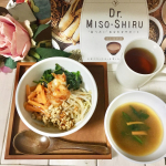お昼ごはん🍴❇︎ビビンパ❇︎お味噌汁コチジャンとキムチにハマり中🌶お味噌汁は @dr_misoshiru お湯で溶かすだけで手軽だし、ダイエットサポートや腸活もできちゃう♫…のInstagram画像