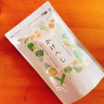毎日の食事にかけたりまぜたりするだけの簡単野菜「かけべじ」💕3種の北海道野菜をフライに、10種の国産野菜が粉末になってます😍お手軽に13種の緑黄色野菜、淡色野菜の両方とることができるよ😆我…のInstagram画像