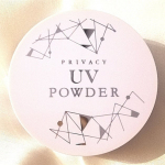 UVカット出来るルースパウダーですSPF50+PA++++でテカリもブロックしますテクスチャーはほんのりベージュカラーのサラサラパウダーで香りはありませんトーンアップしてふんわりサラサラの使用感…のInstagram画像