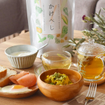 朝ごはん♪野菜が足りないなぁと感じた時に便利な商品『かけべじ』を、かぼちゃサラダにかけてみたのですが、相性抜群でした♡かけべじは13種の国産野菜を使用し、緑黄色野菜、淡色野菜の両方…のInstagram画像