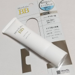 明色化粧品さんの『モイストラボ透明BBクリーム』をお試しさせていただきました😊◆SPF32、PA+++◆１本で７つの効果　（スキンケア・UVカット・化粧下地・ファンデーション・メイクキ…のInstagram画像