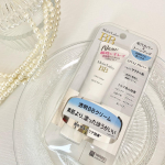 マスクにつきにくくて、綺麗なすっぴんメイクが叶うモイストラボの透明BBクリーム🙊✨透明BBクリームというネーミングがすごく気になりますよね💫　　このクリームには光錯乱パウダーが配合されていて…のInstagram画像