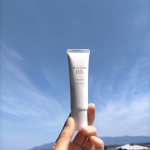 こんなのあったのー！！！？透明のBBクリーム♡SPF32PA+++と、気になる日焼け止め効果も😍☆マスクにファンデやパウダーが付着しちゃうのが悩み、、、って方😢☆メイクはしたいけどナチュ…のInstagram画像