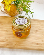 天然はちみつを使用したブラジリアンワックスタイプの脱毛ワックス🍯　　常温で使えるソフトワックスで、気になる箇所にスパチュラで薄く塗ったら不織布を貼って剥がすだけ🐝　　待ち時間なしで使えるか…のInstagram画像