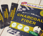 ヨーグルトに混ぜるとコンクリ作ってる感…味はないけど、見た目が衝撃的！#PR #ピルボックスジャパン株式会社 #CHARCOALFIBER #チャコールファイバー #チャコールドリンク #チャコ…のInstagram画像