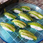 新鮮なアスパラが届いた🙌美味しいオリーブオイルでずっとやってみたかった☑️アスパラのお寿司岩塩×オリーブオイルうんま！！２品目は自家製サクラスモークで☑️サクラマスのスモー…のInstagram画像