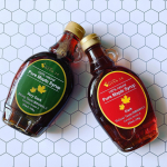 本場カナダ・ケベック州より直輸入﻿100%天然の甘味料メープルシロップで朝ごはん🥞﻿﻿パンケーキやフレンチトーストなどにかける甘味料として知られるメープルシロップ。﻿実は使い方はいろい…のInstagram画像