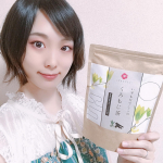 出雲の里山で健康茶として密かに飲まれてきた幻の銘茶「くろもじ茶」ご紹介！くろもじの木はクスノキ科の日本固有種で香木の代表格として知られています。緑の樹皮に黒い斑点があり、その様子が文字に見えるこ…のInstagram画像