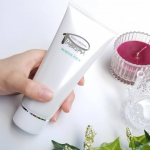 毛穴レス���＼ 𝐏𝐈𝐀𝐁𝐄𝐋𝐏𝐈𝐀  𝐌𝐀𝐑𝐈𝐍𝐄  𝐏𝐀𝐂𝐊 ／���アカモクパウダーのほか、ワカメ、�海藻エキスなど新たな保湿成分が�うるおいをまもり、パック後の肌は�しっとり…のInstagram画像