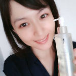リペアクレンジングオイル/リソウコーポレーション仕事に行くようになって、毎日のしっかりメイクのせいか、少し肌荒れが...しかも子供とバタバタとお風呂に入るので、メイク落としも雑に😂😂😂…のInstagram画像
