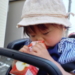 公園でたっくさん遊んで、帰りの自転車ですやすや😪💤💤ジュース飲みながら寝ちゃって鼻がブー🐷🐽🐷です❗😂❗#睡眠 #マットレス #すやフォトコンテスト #雲のやすらぎプレミアム #mon…のInstagram画像