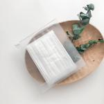 #pr.この度、抗菌ジッパーポーチをお試しさせて頂きました‪🌿.抗菌剤を練りこんだ生地を使用しているので外側も内側も抗菌され衛生的なんだそうです◎.早速、息子の幼稚園の予備…のInstagram画像