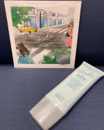 薬用美白オールインワン『シズカゲル』さまざまな肌トラブルを多角的にケアする薬用美白オールインワンの「シズカゲル」。美白で知られるアルブチンをはじめ、豊富な美容成分を含んだゲルは無添加で医薬部外…のInstagram画像