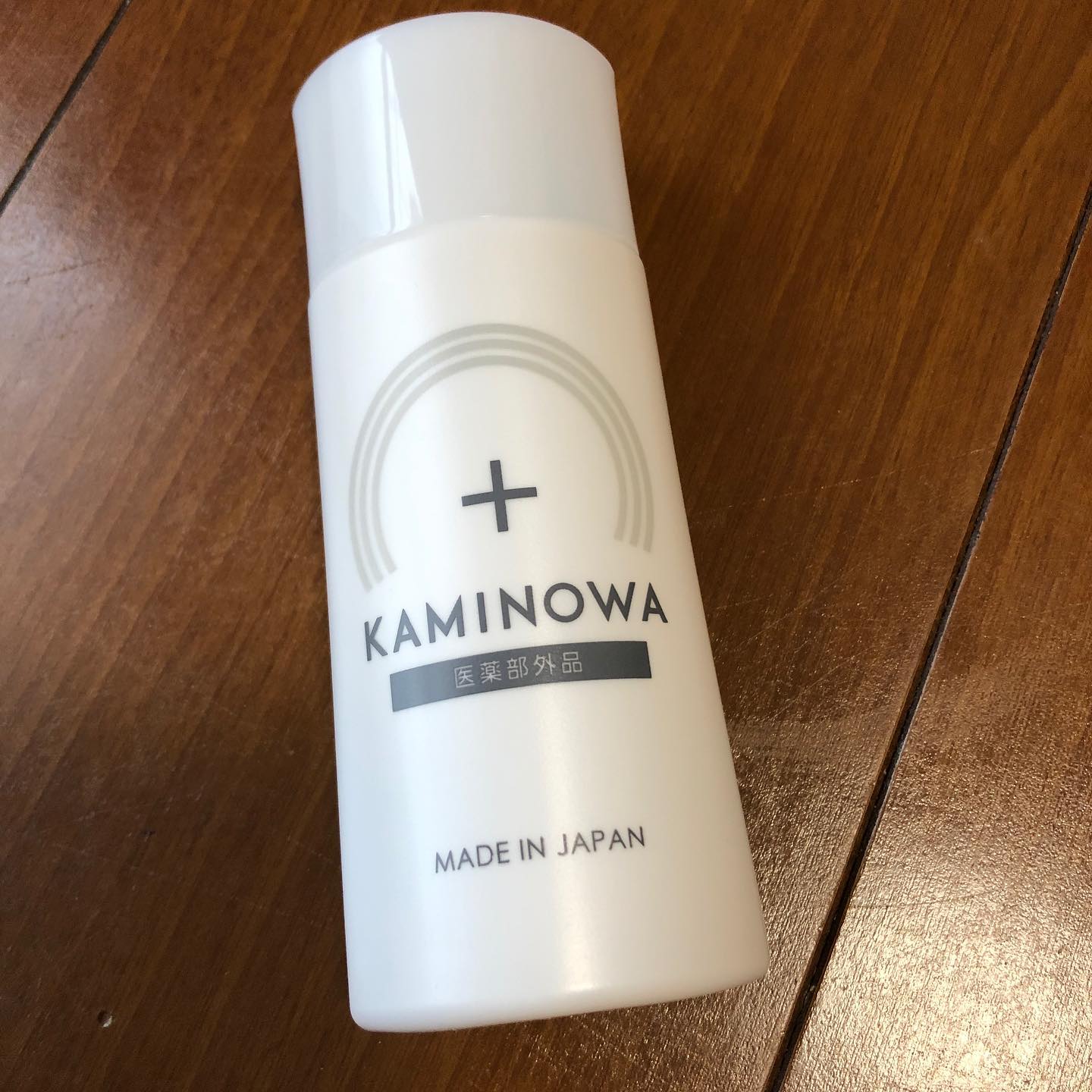 口コミ投稿：KAMINOWA 薬用育毛剤使ってみました👌・・初めての育毛剤だけど臭いの癖はなくて安心😊…