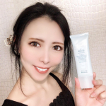 シズカニューヨーク【シズカゲル】を使ってみました！薬用美白オールインワンのゲルで、1回分は手のひらに約4センチでたっぷり使います！優しく伸ばしていってから、かるーくハンドプッシュしてあ…のInstagram画像