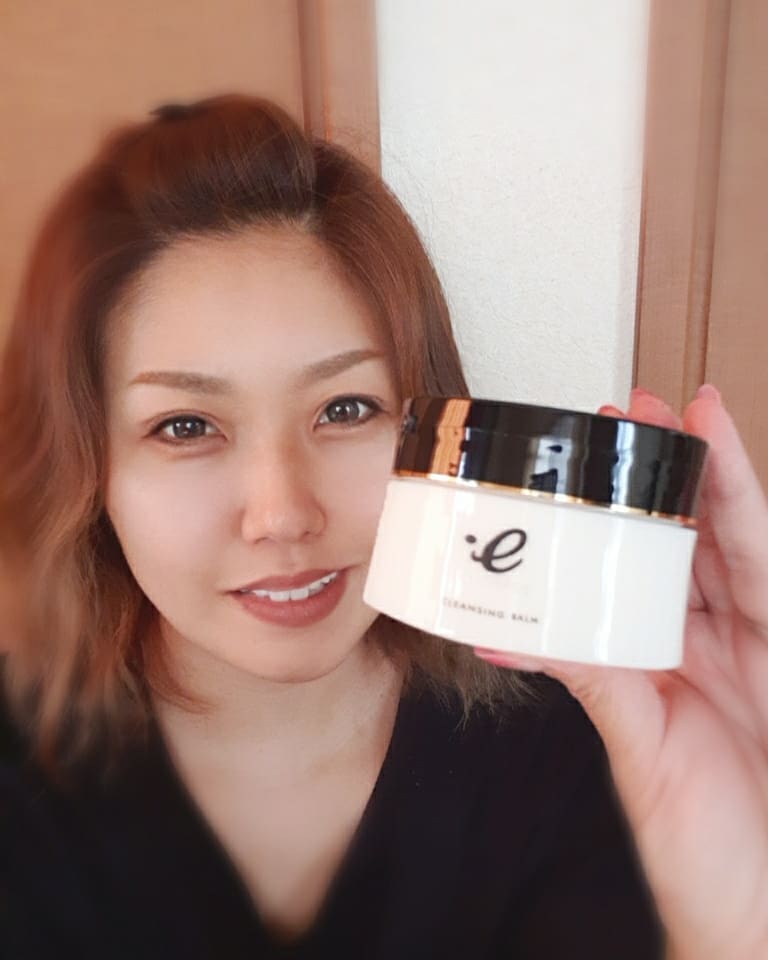 口コミ投稿：EGOIPSEクレンジングバームの  ご紹介です😊ラベンダーの香りに癒され手のひらに取る…
