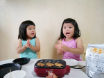 .パンケーキの粉でたい焼き作りパパがひっくり返す時「がんばれ！がんばれ！」と手拍子して応援してた🎶#しまのや #コラーゲンゼリー #ギルトフリースイーツ #ヘルシーおや…のInstagram画像