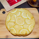 [おうちごはん]レモンケーキを焼きましたタイガールイボスティーをGETしたので、あわせて#レモンケーキ を焼きました。ケーキは、レモンの苦みをおいしくたべられるように、はちみつとバター多め…のInstagram画像