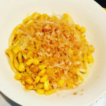 皆様こんばんは🥰マルトモ様のキャンペーンで、レンジで作る焼うどんの元をいただきました✨本来ですとキャベツや人参などのお野菜を一緒に入れるとおいしいのだと思いますが、息子のリクエストでスイートコ…のInstagram画像