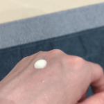 ㅤ以前投稿したNatures forのバランスミルク（乳液）のテクスチャーはこんな感じになってます♡いつもは手のひらにとって少し温めてからそのまま顔に塗るのですが今回は出した感じなどが分かる…のInstagram画像