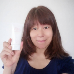 急に暑くなってきました。汗もかくし、湿度も高いです。毎日何時間も座っているのでお尻や腿の圧迫されているお肌がどうも調子が悪いです。なんとなく荒れてガサガサ。これは夏前になんとかした…のInstagram画像