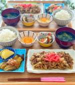 今日は #牛皿定食 🐂どこぞやの牛丼屋さんにありそうなやつ🙌🏻味付けはホシサン（@hoshisan_official ）様の #にたき一番 を使用しました。.私が「甘だれ醤油で何作ろう…のInstagram画像