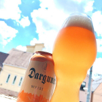 毎日暑いですね！そんな時にはもちろん冷たいビール🍺　#昼間から冷え冷えのビールが大人の夏休みの醍醐味だと思っております。我が家、冷蔵庫でドイツ🇩🇪のダルグナーヴァイツェンが冷え…のInstagram画像