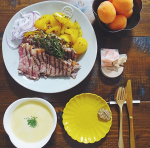 Grilled beef with @rivsalt_jp ・夏は肉食率が上がるのは私だけでしょうか…？・さっぱりいただくために、#リブソルト の岩塩とドライジンジャーが大活躍…のInstagram画像