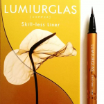 ・LUMIURGLAS Skill-less Liner機能性と美しさを追求し、現代女性にとってより自由で、より自分らしいアイメイクを叶えてくれる理想のリキッドアイライナー。美しいライ…のInstagram画像
