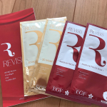 夜お風呂上がりにパック。コラーゲンやヒアルロン酸が入っており密着度が高いパック。とてもお肌しっとりとして気持ちよかったです。#リバイシス #revisis_jp #美容液マスク #moni…のInstagram画像