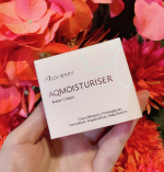 MEDIMERRYのAQMOISTURISER(保湿水分クリーム)をお試ししました♪こちらは化粧師AYUMO(メイクアップアーティスト)が監修し、こだわりぬいたテクスチャーのクリームです。こっ…のInstagram画像
